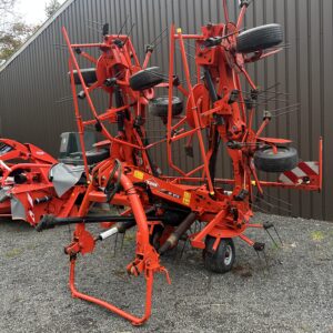 Kuhn GF8712 8 rotor tedder