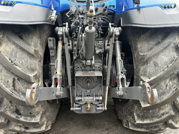 Valtra other for sale in Tolvaddon, Camborne, Cornwall — photo 8