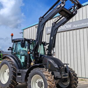 NEW VALTRA G135 HI-TEC & LOADER 4WD TRACTOR